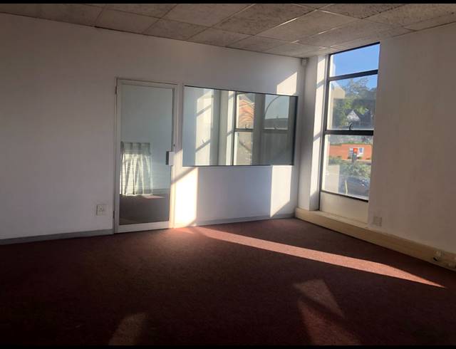 91M² OFFICE TO LET IN CRAIGHALL